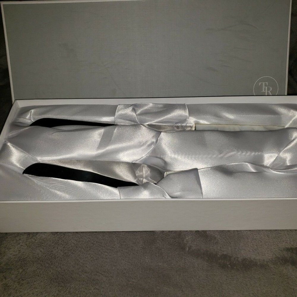 THINGS REMEMBERED Knife / Cake Server